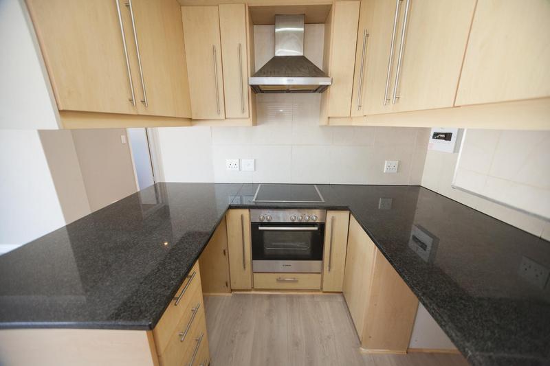 2 Bedroom Property for Sale in Bloubergrant Western Cape